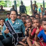 Melihat Langsung Kondisi Anak-Anak di Douw, Elisabeth Y. Flassy Wandik Perjuangkan Pendidikan yang Lebih Layak