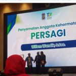 Bupati Tolikara Willem Wandik Dikukuhkan sebagai Anggota Kehormatan PERSAGI pada Temu Ilmiah Nasional II di Surabaya