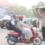 Kapolres Sidrap AKBP Indra Waspada Yuda Pimpin Langsung Pengaturan Arus Lalin