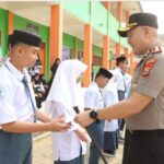 Sambangi Ponpes Al Urwatul Wustqaa, Kapolres Sidrap Edukasi Pelajar Tertib Berlalu Lintas